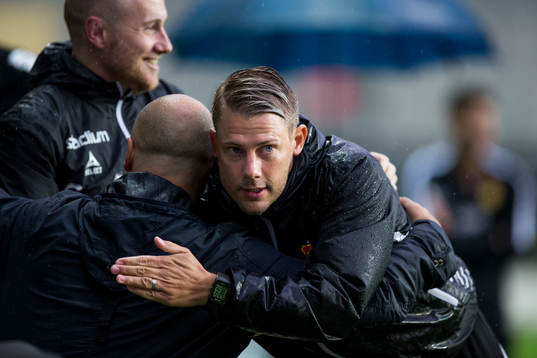 GAIS tränare Bosko Orovic och assisterande tränare Patrik Ingelsten jublar
