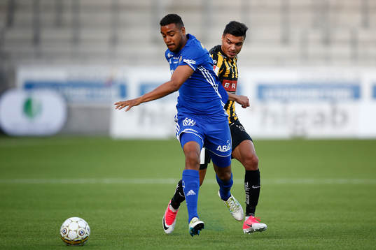 Sundsvalls Noah Sonko Sundberg och Häckens Ahmed Yasin