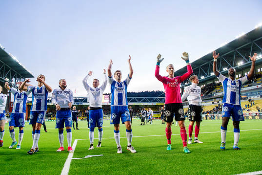 IFK Göteborgs Thomas Rogne, Edvin Dahlqvist, Sebastian Ohlsson, Mikael Boman, målvakt Pontus Dahlberg och Vajebah Sakor jublar