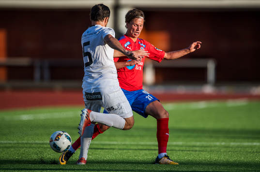 Helsingborgs Alex Timossi Andersson och Oskarshamns Mergim