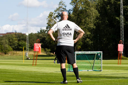 s assisterande tränare Peter Wennberg