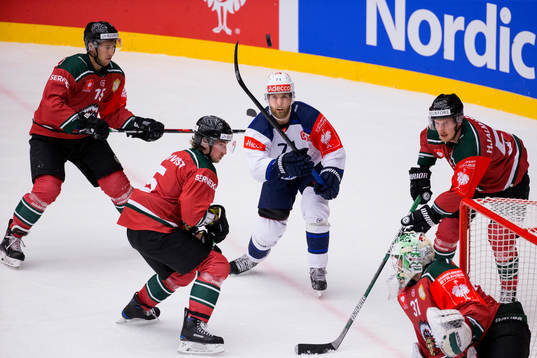 Zürichs Fredrik Pettersson med ett skottförsök