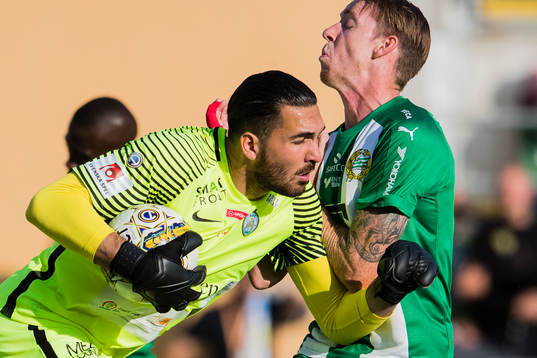AFC Eskilstunas målvakt Alireza Haghighi och Hammarbys