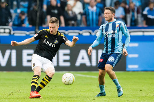 s Haukur Heidar Hauksson och Djurgårdens Kerim Mrabti