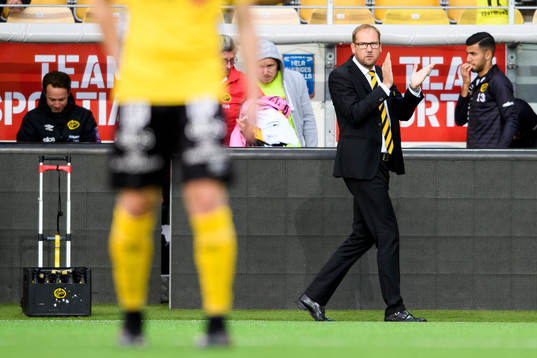 Elfsborgs manager Magnus Haglund jublar