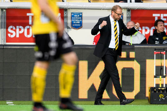Elfsborgs manager Magnus Haglund jublar