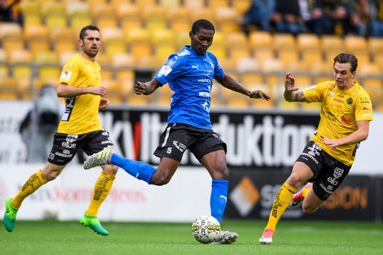 Halmstads Aboubakar Keita och Elfsborgs Rasmus Rosenqvist