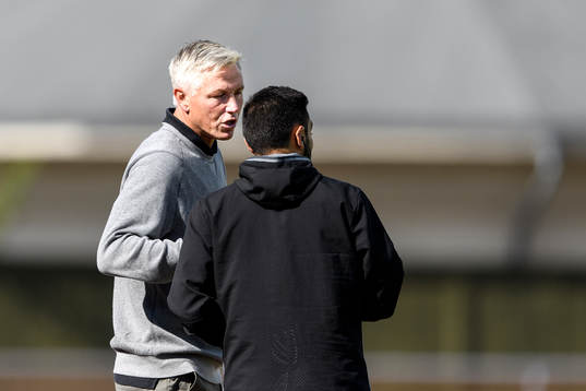 Varbergs tränare Jörgen Wålemark i diskussion med