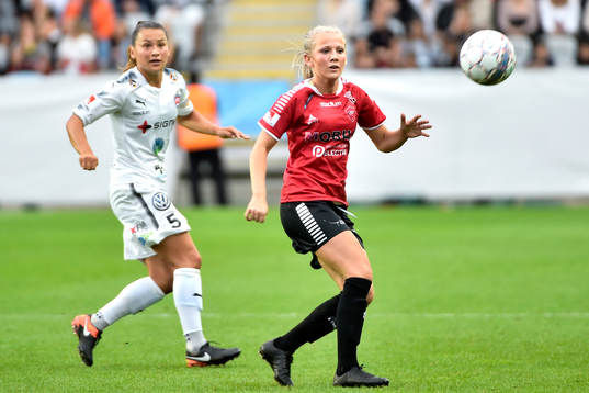 Rosengårds Alexandra Lowe Riley och LB07s Alice Magnusson
