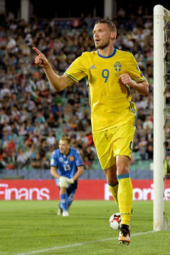 Sveriges Marcus Berg jublar efter 2-2