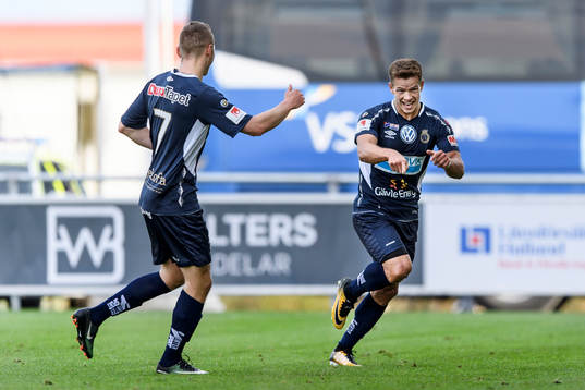 Gefles Bajram Ajeti jublar efter att ha gjort 0-2