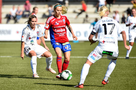 Rosengårds Hanna Folkesson och Caroline Seger och