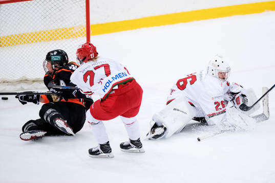 s Genevieve Bannon gör 2-4-målet