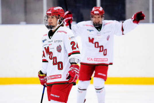 Målskytten till 3-5 Modos Michela Cava jublar