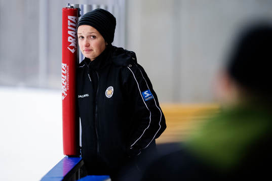 s Celine Agbottspon i avbytarbåset