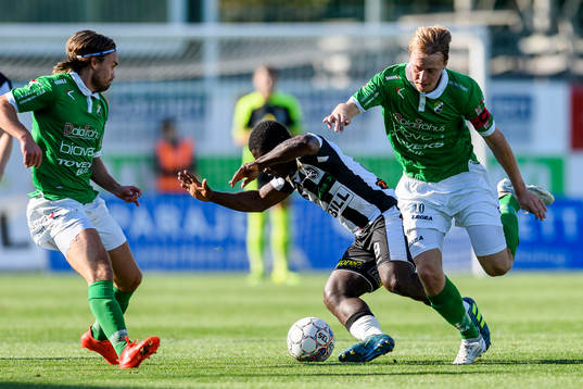 Landskronas Thierry Zahui och Ljungskiles Robin Strömberg