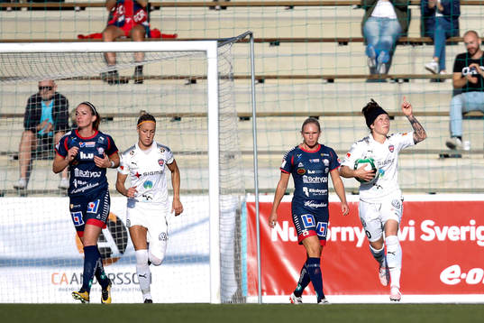 Rosengårds Ella Masar McLeod jublar