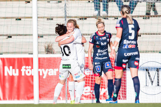 Rosengårds Ella Masar McLeod och Glodis Perla Viggosdottir