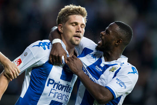 IFK Göteborgs Mikael Boman jublar ihop med Vajebah Sakor