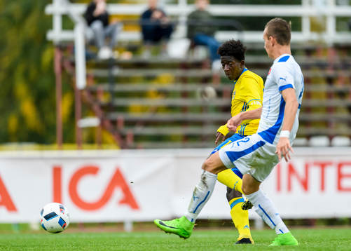 Sveriges Jack Lahne gör 1-0