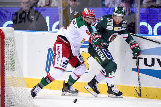 Moras Steven Seigo och Frölundas Ryan Lasch