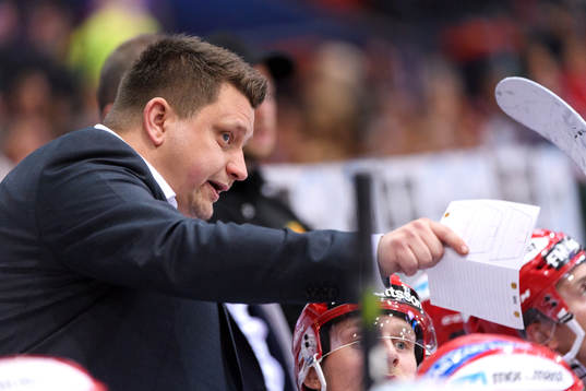 Moras tränare Mattias Karlin