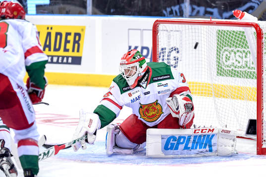 Frölundas Sean Bergenheim (ej i bild) gör 1-1 bakom Moras