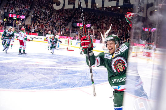 Frölundas Ryan Lasch jublar