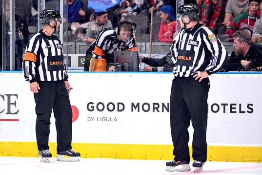 Videogranskning av domarna av Moras 2-2