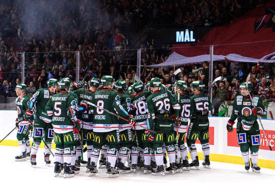 Frölundas spelare jublar