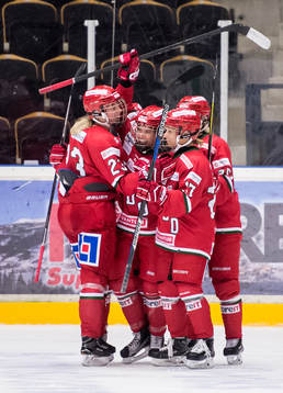 Modos Olivia Carlsson, Sidney Morin, Annie Svedin och Ellen