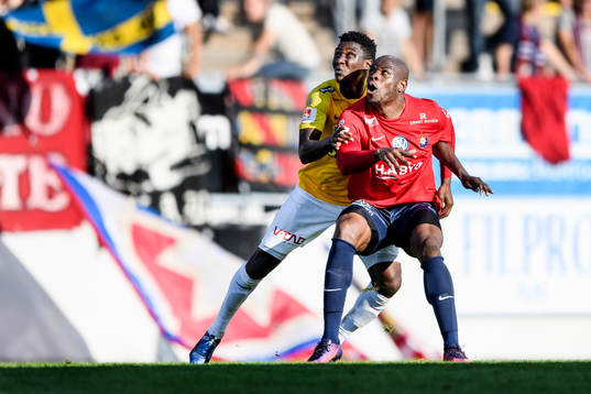 Falkenbergs Dominic Chatto och Örgrytes Hakeem Araba