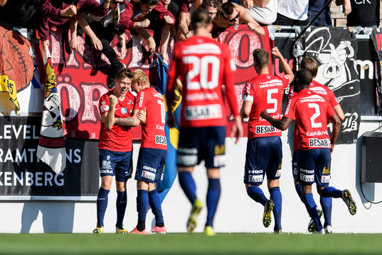 Örgrytes Albin Skoglund jublar