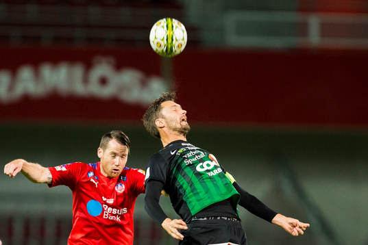 Helsingborgs Johan Persson och Varbergs Peter Nyström i