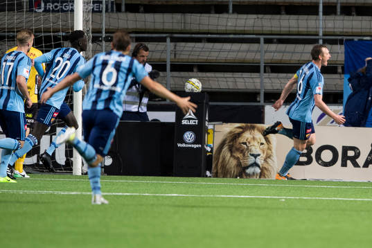 Djurgårdens Kim Källström jublar efter 1-2