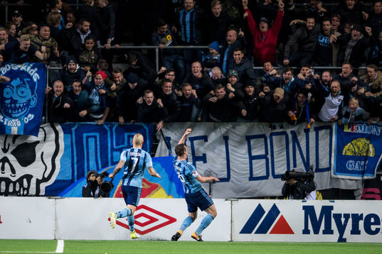 Djurgårdens Kim Källström jublar efter 1-2