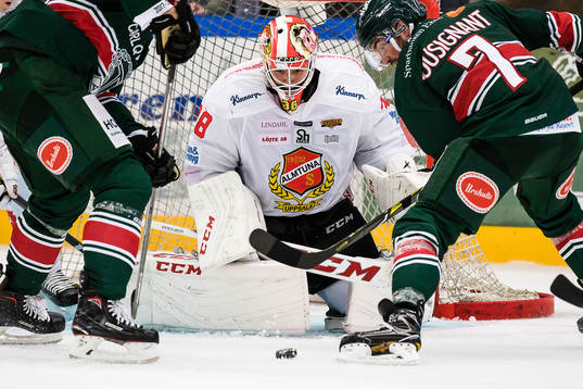 Almtunas målvakt Oscar Fröberg