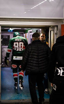 Tingsryds Oscar Holst kliver av skadad