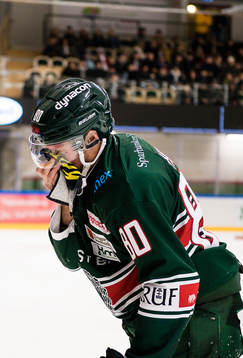 Tingsryds Oscar Holst kliver av skadad