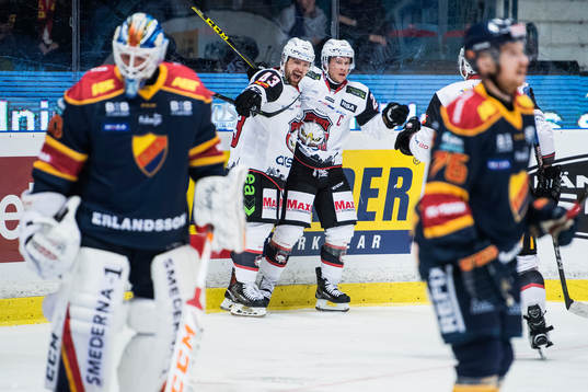 Malmö Redhawks Nichlas Hardt och Erik Forssell jublar