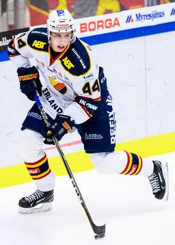 Djurgårdens Lukas Vejdemo med pucken