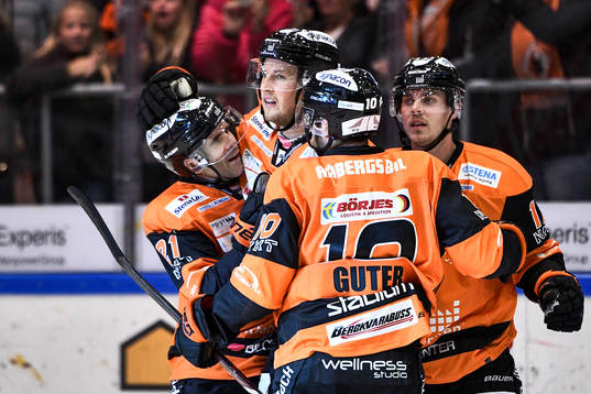 Karlskronas spelare jublar