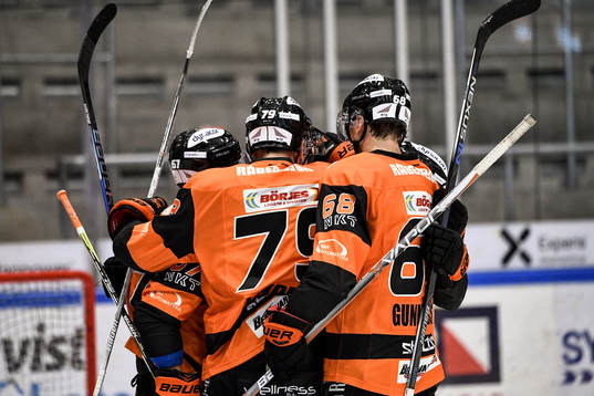 Karlskronas spelare jublar