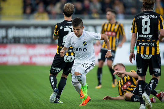 s Nicolas Marcelo Stefanelli jublar