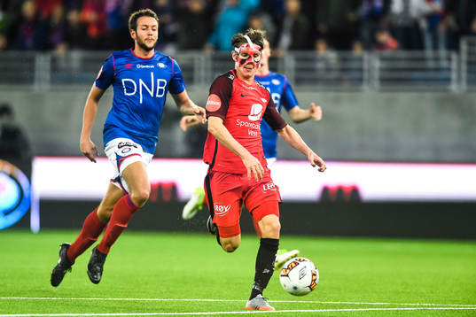 Jonatan Tollås Nation of Vålerenga and Kasper Skaanes of Brann 
