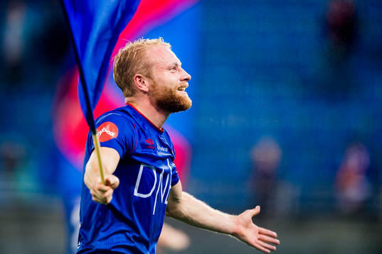 Henrik Kjelsrud Johansen of Vålerenga celebrates