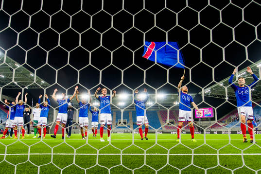 The Vålerenga team celebrates