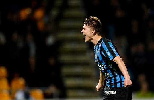 Sirius Johan Andersson jublar efter att ha gjort 3-3