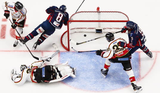 Mål 1-1 av Linköpings Derek Roy förbi Luleås målvakt
