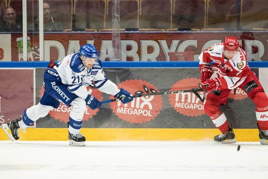 Leksands Mattias Ritola jagar Troja/Ljungby Trojas Mattias